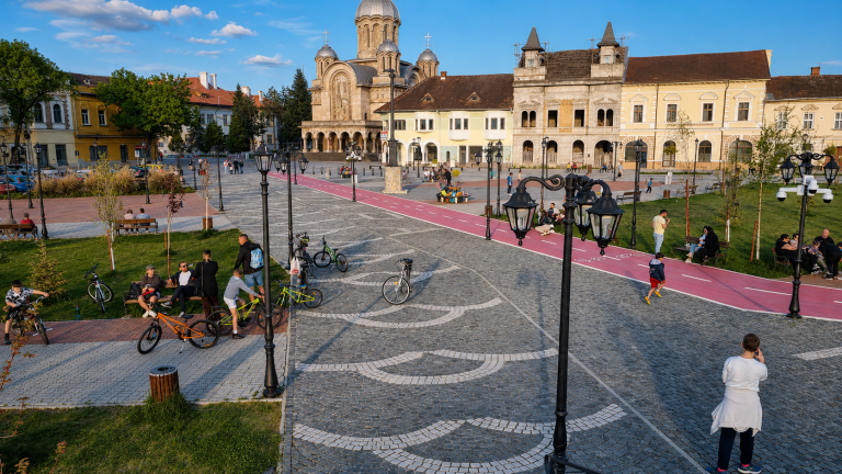 Executie lucrari + implementare SMT + Sistem de bike-sharing” pentru proiectul “Modernizarea transportului in municipiul Hunedoara, prin investitii in transportul public ecologic-Coridorul de Vest